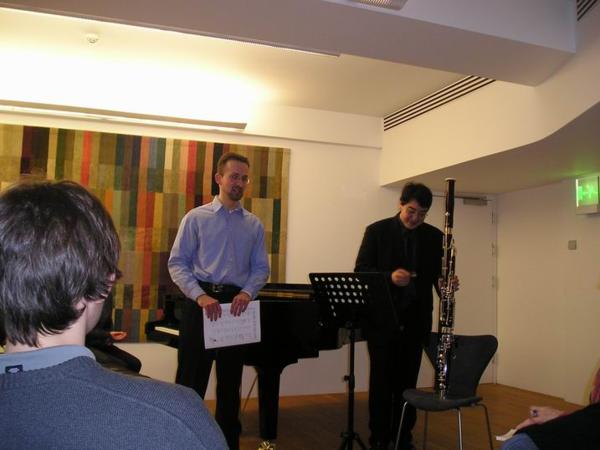 A pak jsme ještě byli na takovém malém komorním koncertě studentů jejich college./And we also went for a short concert afterwards.