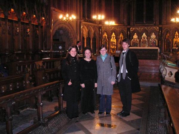 Diváci/The listeners (and the most prominent singers)