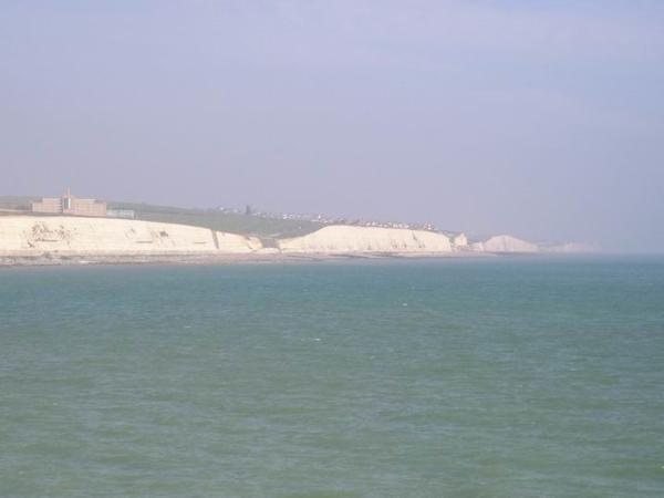 Slavné křídové útesy u vesnice Rottingdean/Famous cretaceous clifs of the Rottingdean village