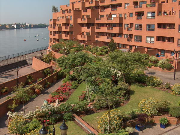 View from Andrew's appartment at Free Trade Wharf - I'm telling you, this is a place to live;-)