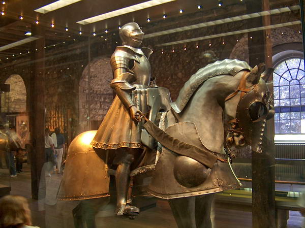 Man and horse armor in the exhibit in the White Tower