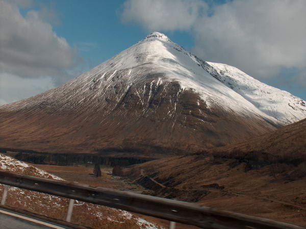 Interestingly, although hills in Scotland are quite low, they somehow look like real mountains:-)
