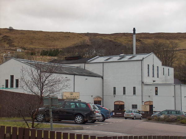 Ondra and Imelda chickened out and drove around the island instead. This is McLeod's Whisky Distillery