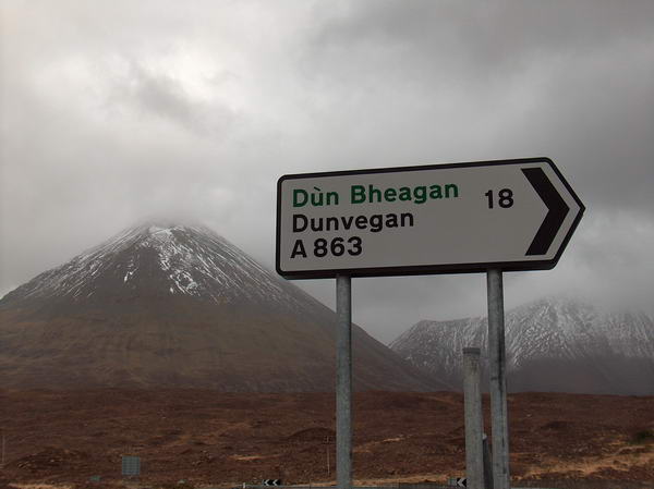 And it was time to drive back to Cuilins to rejoin with J+J. It looks like a volcano from the bottom