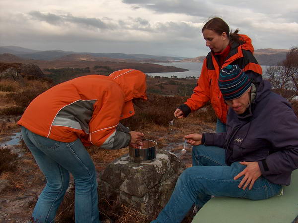 Heating crappy canned spaghetti on a crappy stove in a crappy weather is somewhat... well, crappy! But as a quick breakfast it'll do