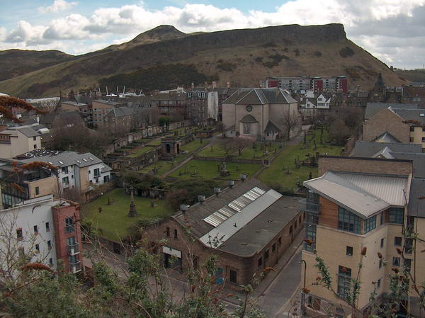 Holyrood Park is a miniature of everything Scotland has to offer: lochs, glens, cliffs, etc... And it's right in the middle of the city - quite extraordinary. Too bad we already travelled through Scotland before we came here;-))