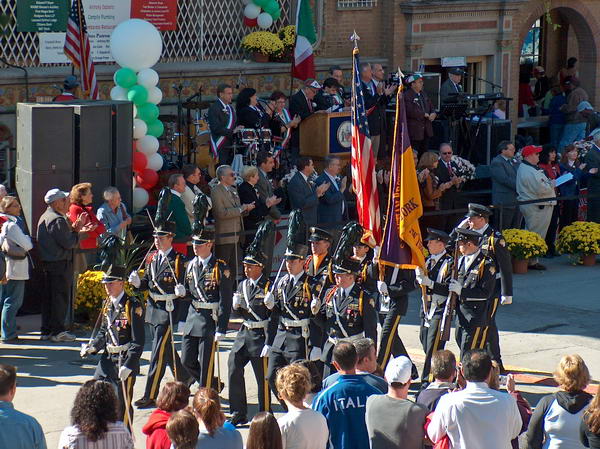 další banda z průvodu