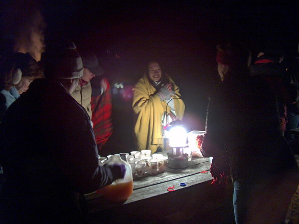 ...a svařeného jablečného moštu - svařák to není, ale zahřeje (byla děsná kosa)