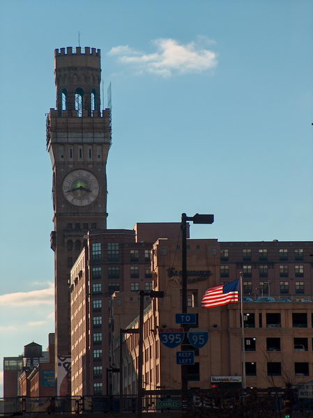 Nějaká stavba s věží