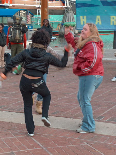 Za chvíli se přidala další