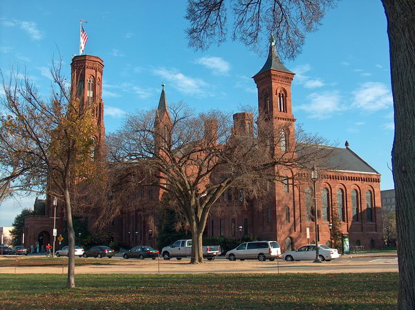 Hrad, ve kterém je centrum Smithsonian Institution