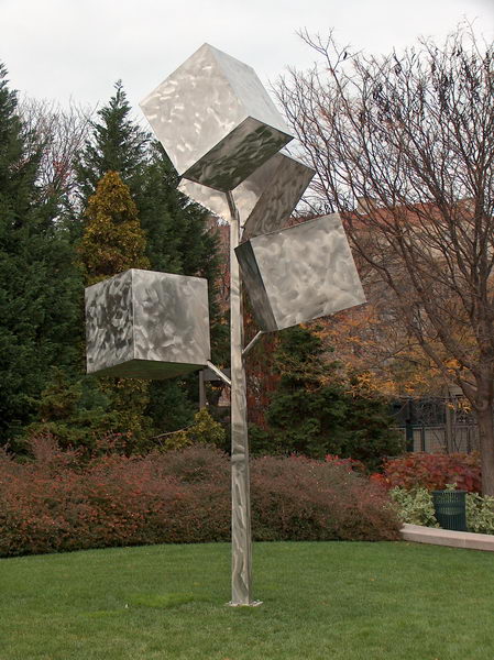 Jako po tomhle? (na fotce to není vidět, ale ty krychle se otáčejí!)