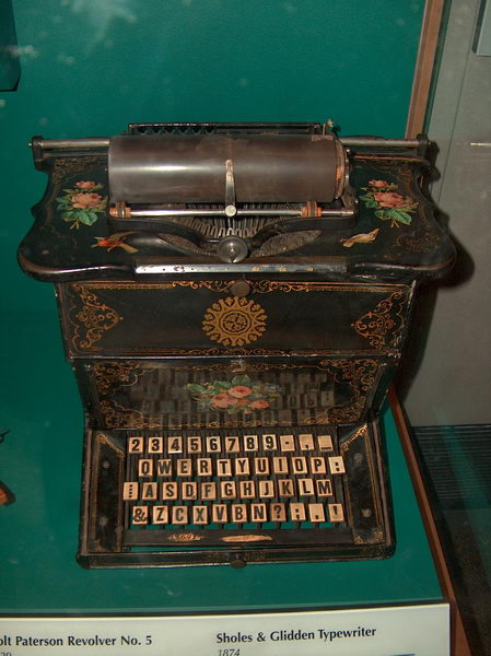 Psací stroj QWERTY