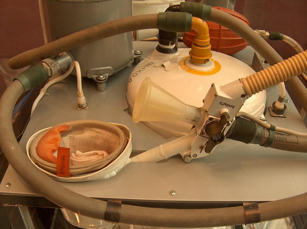 Tak a takhle chodili kosmonauti na záchod...