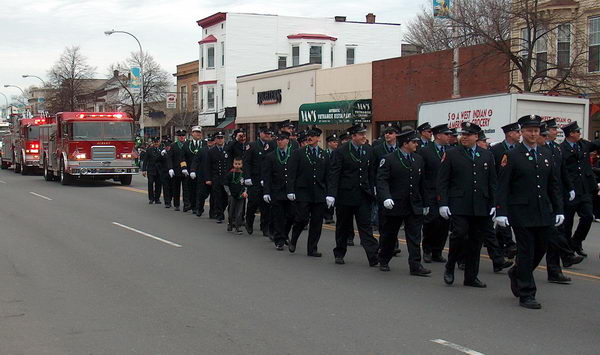 Hasiči byli lidmi nejvíce oblíbení - dávali jim největší aplaus
