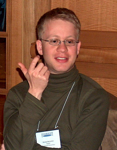 Moran in action (sorry about the black eyes, mate, but belive me, red ones were even worse:-)