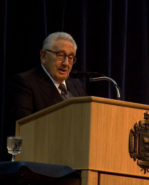 Henry Kissinger, bývalý ministr zahraničí a velmi kontro-verzní osoba