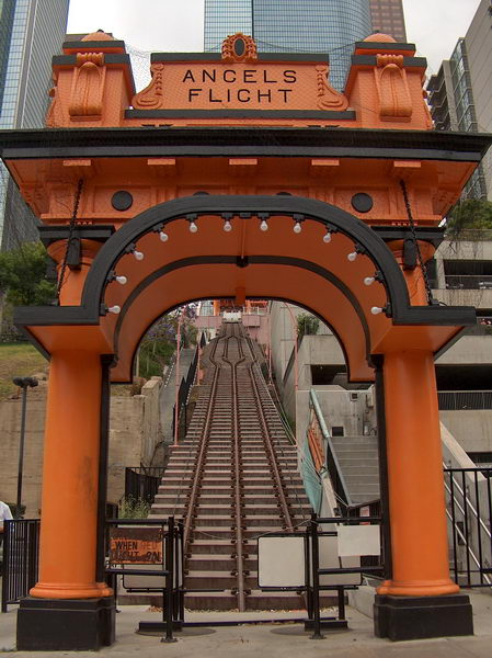 Funicular similar to the one at Petrin;-)