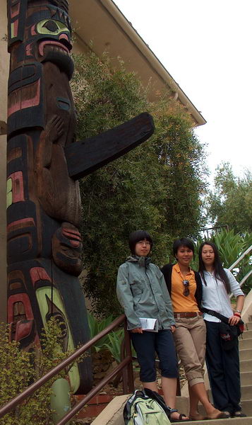 We first headed to the Southwest Museum of American Indian, but it is under reconstruction till 2009 or so, so they sent us to their sister museum of American West. Girls at least took picture with this totem:-)