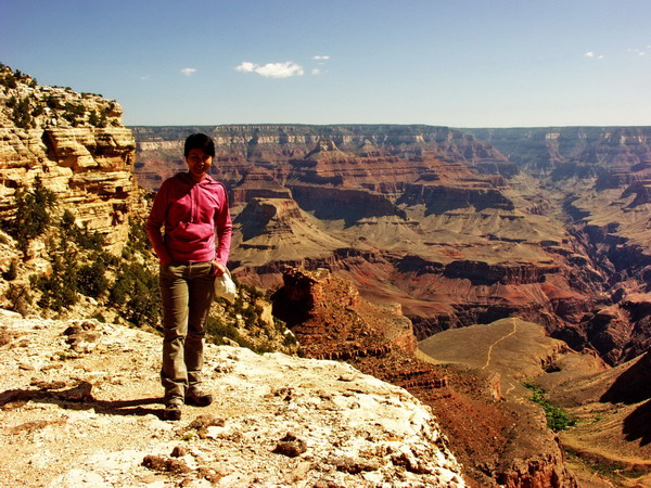 Walking along the Rim