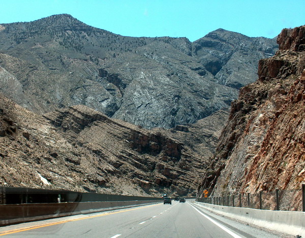 Heading to Nevada... Las Vages is ahead of us.