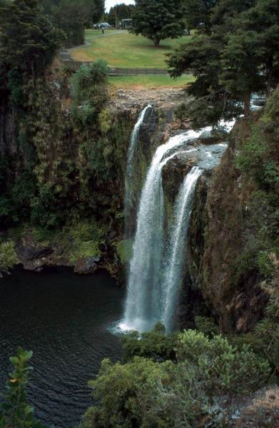 Vodopád ve Whangarei shora...