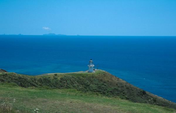 Ještě jednou maják. Vpravo Pacifik, vlevo Tasmánské moře