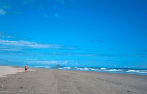 Ninety miles beach - oblíbená "závodní trasa" pro jeepy