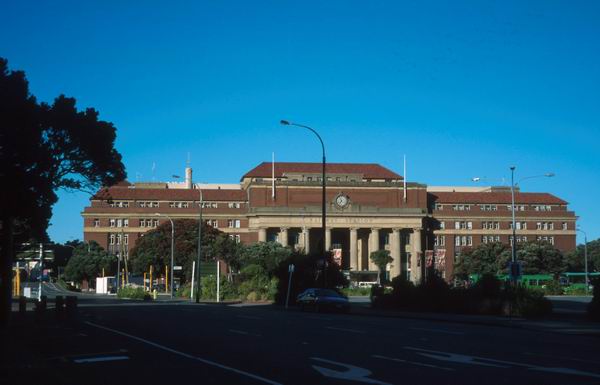 Nádraží, či jiná pro Dikouše zajímavá stavba