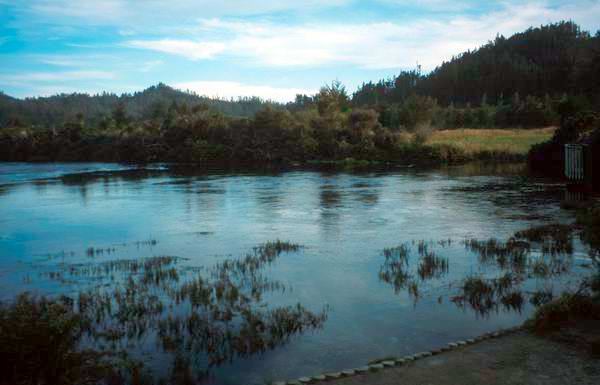 Z ničeho nic pramenící řeka