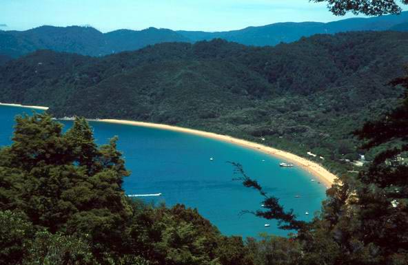 Pláž ze severní strany Abel Tasman