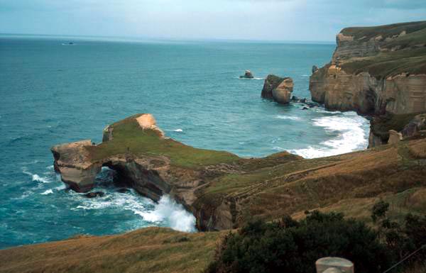 Pobřeží u Tunnel Beach